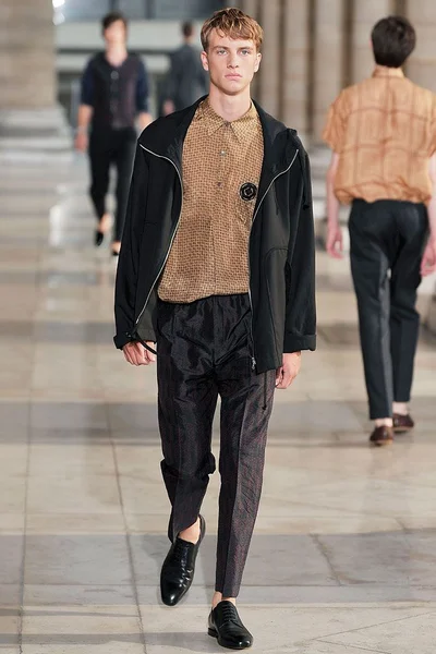 Look 23